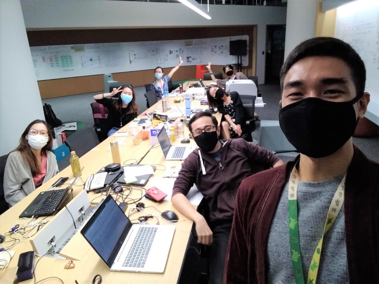 Isaac (front right) in HPB's Swab Ops Command Post (also where he planned his postponed wedding day while multi-tasking with work).