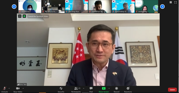 Ambassador Teo responding to students’ questions and discussion on the outlook for Singapore-ROK Relations in a Post COVID-19 World. 