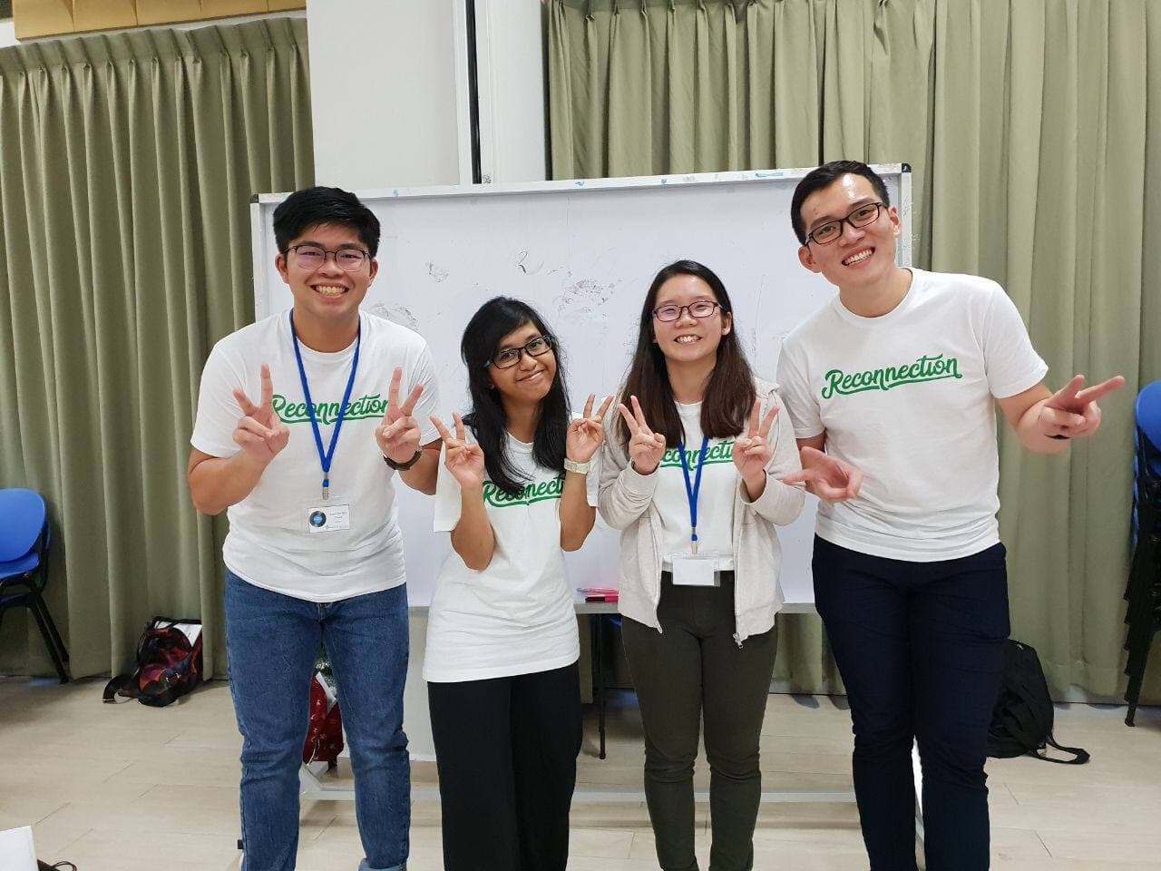 Jiayi’s (3rd from left) chaotic but fun-loving Camp ReConnection V Programmes Committee! (Taken in 2018)